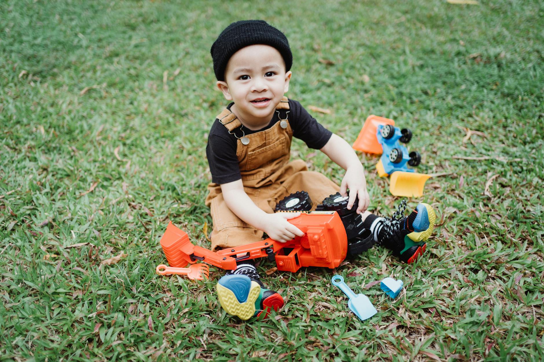 What Does Outdoor Play Actually Look Like for Camping Families?